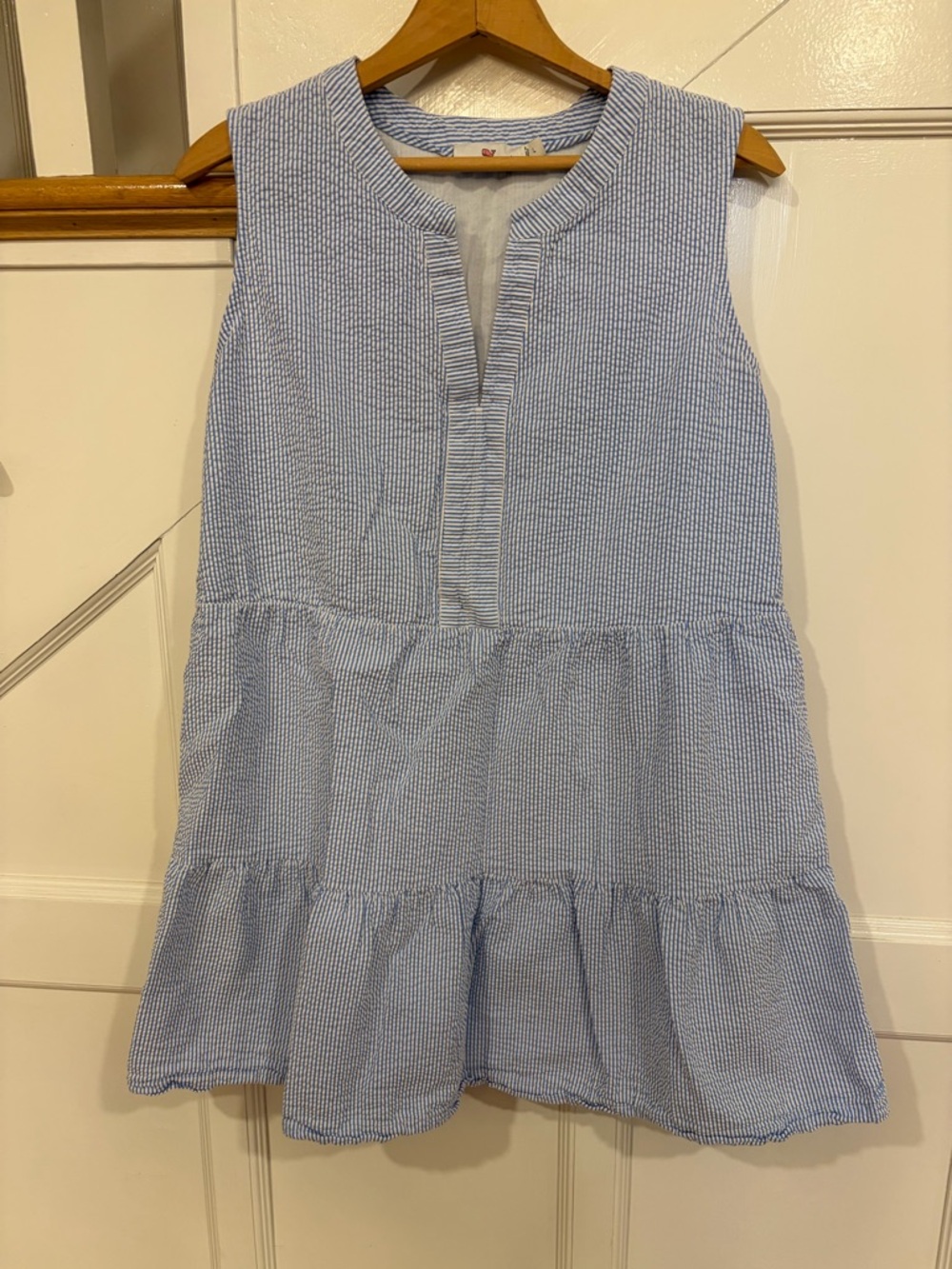 Vineyard Vines Blue and White Sleeveless Seersucker Tiered Dress - Picture 2 of 6